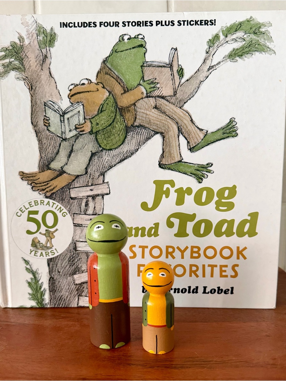 Frog and Toad Wooden Figure Set - Green and Yellow + Book